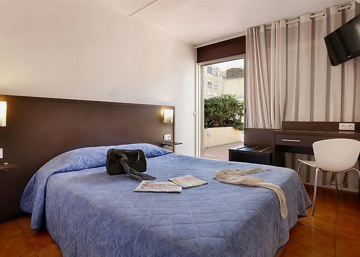 Brit Opal Centre Port