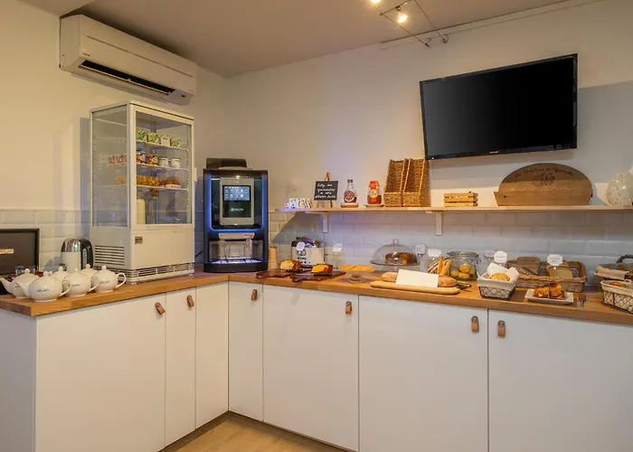 Brit Opal Centre Port