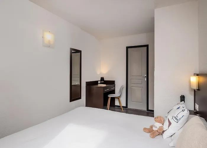 Brit Opal Centre Port Hotel 3*