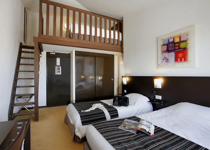 Brit Opal Centre Port