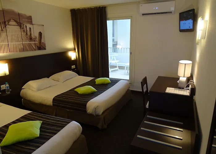 Brit Opal Centre Port Hotel 3*