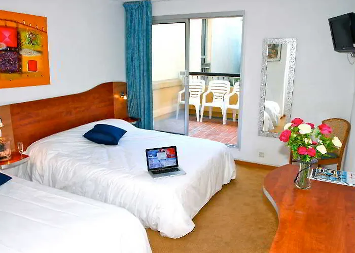 Brit Opal Centre Port Hotel 3*